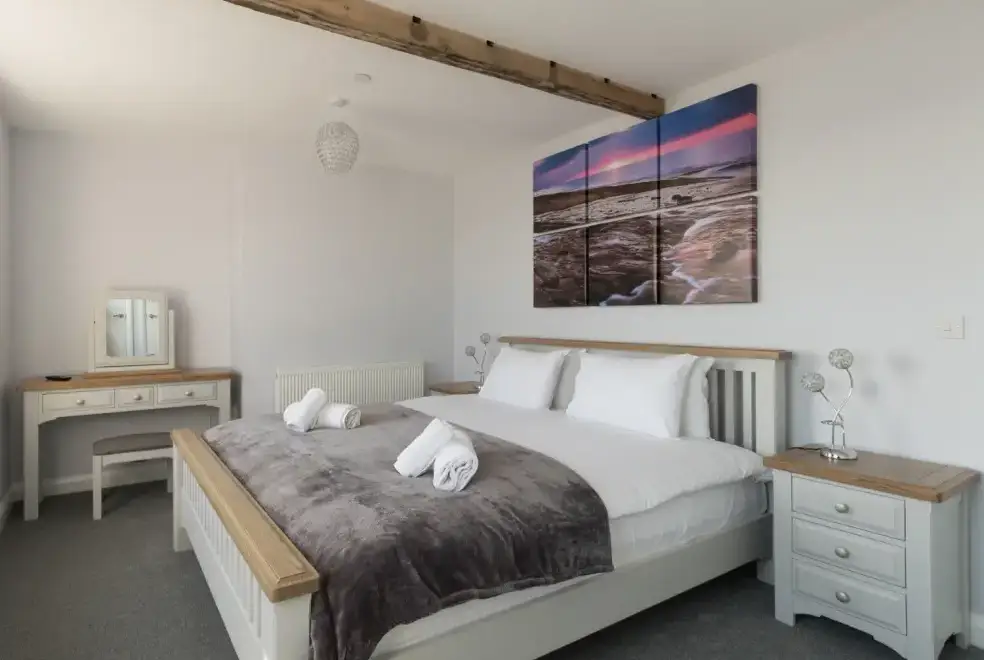 Bedroom at High Tide