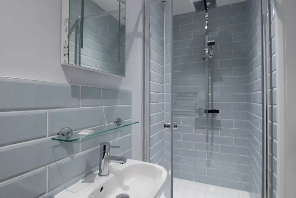 Shower room at High Tide