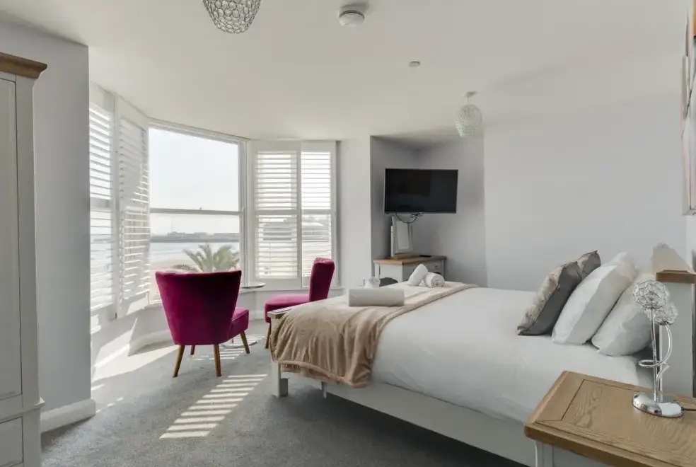 Bedroom at High Tide