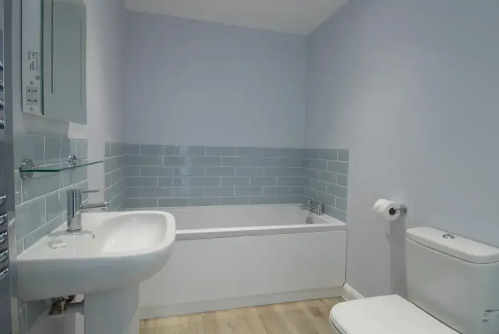 Family bathroom at High Tide