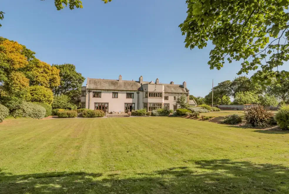 Highcliffe Manor, from the outside