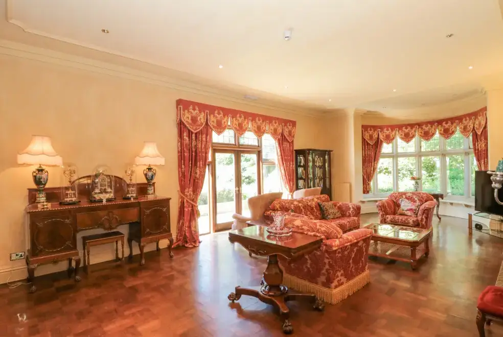 Drawing room at Highcliffe Manor