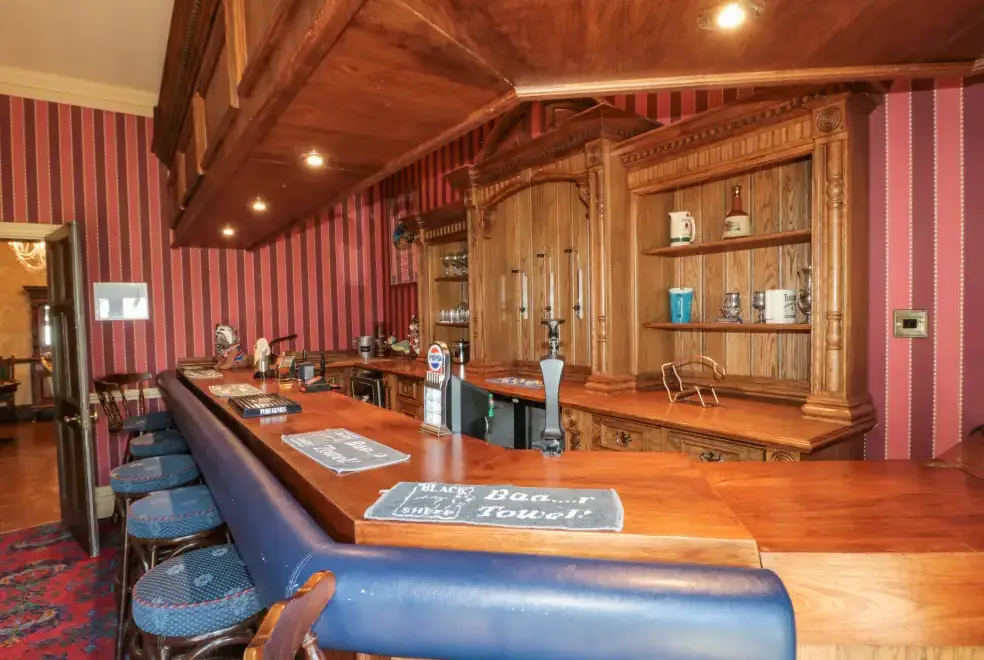 Lounge at Highcliffe Manor