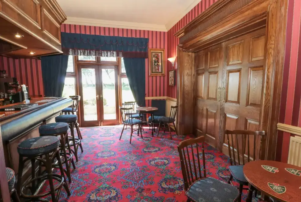 Lounge at Highcliffe Manor