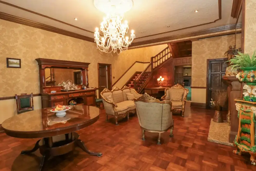 Luxurious interior at Highcliffe Manor