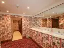 Loo at Highcliffe Manor - thumbnail photo