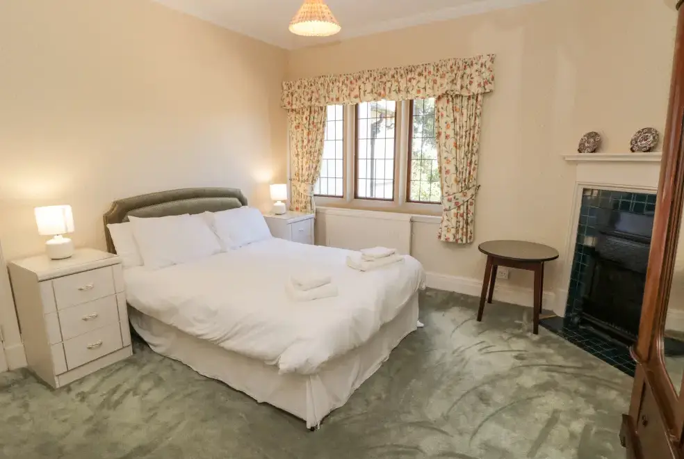 Bedroom at Highcliffe Manor