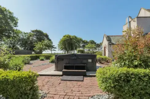 Private Hot Tub at Highcliffe Manor, East Yorkshire
