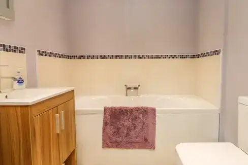 Family bathroom at Higher Forda, Devon