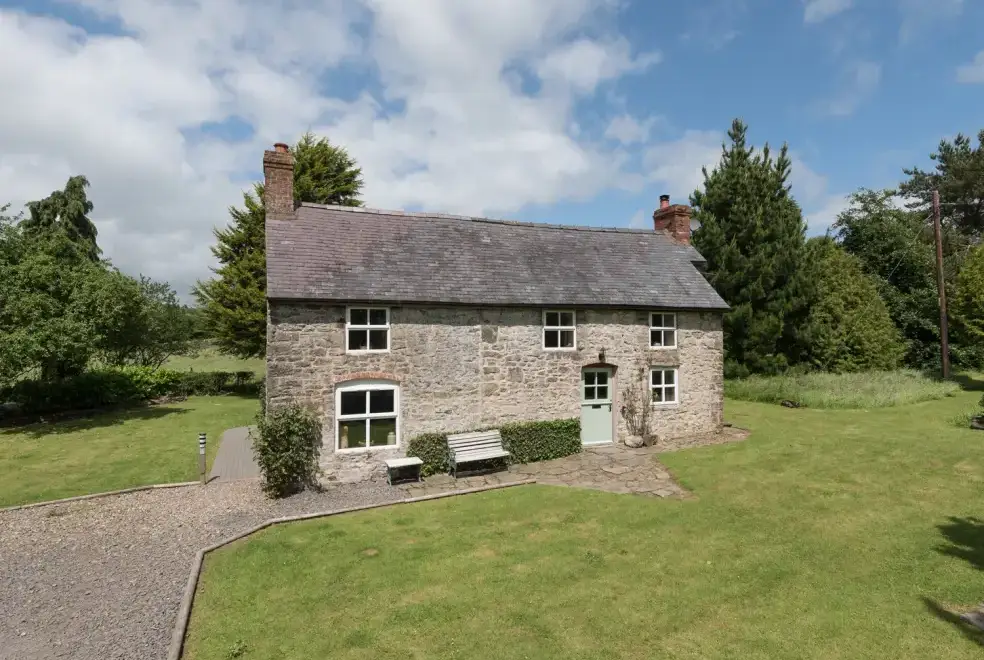 Hillgate House, from the outside