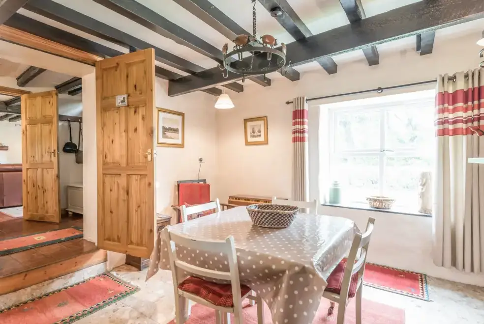 Dining room at Hillgate House