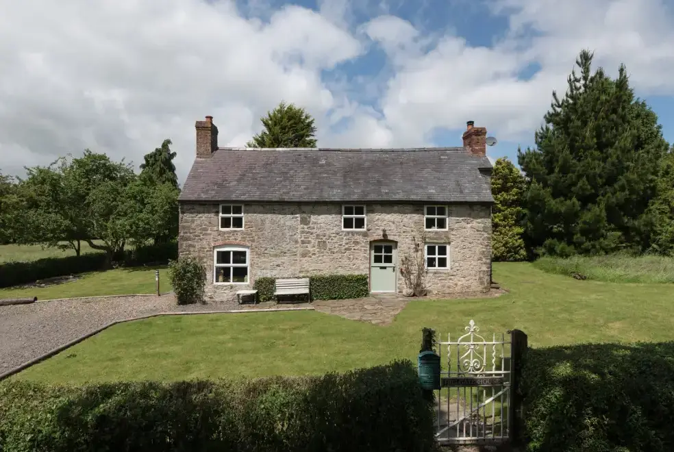 Hillgate House, from the outside