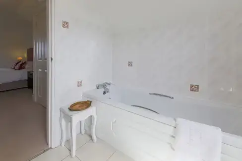 Family bathroom at Hillside, Cornwall