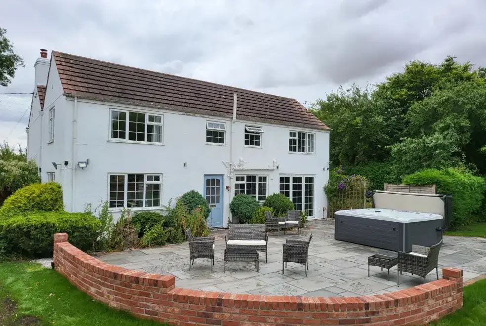 Holly Cottage, from the outside