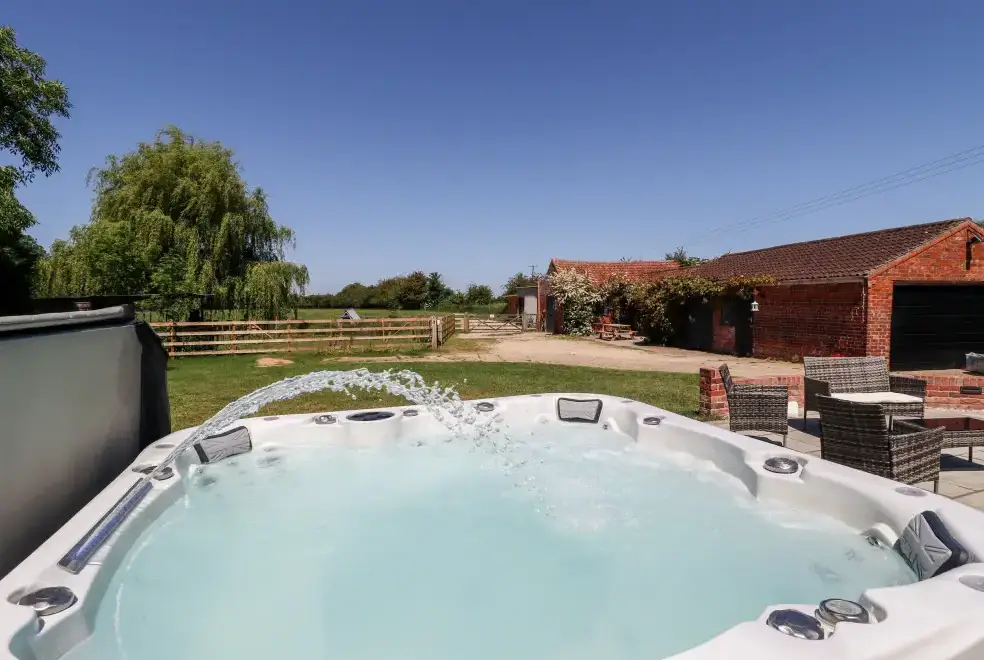 Private Hot Tub at Holly Cottage