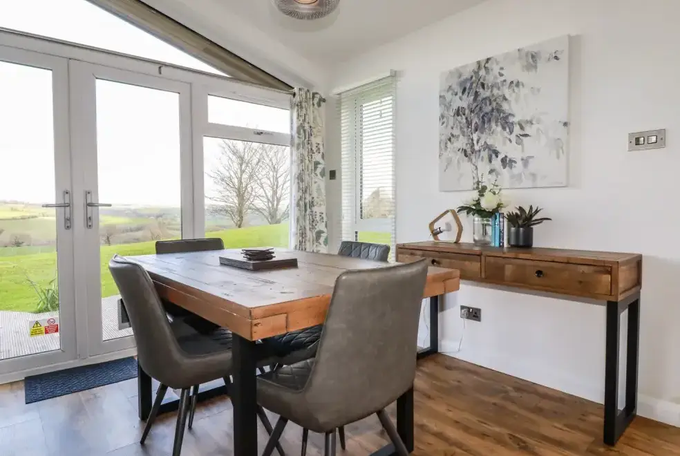 Dining room at Horizon View Lodge