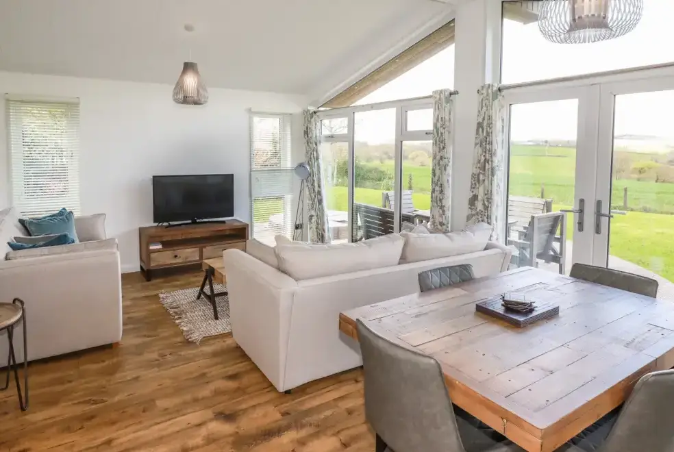 Open plan living area at Horizon View Lodge