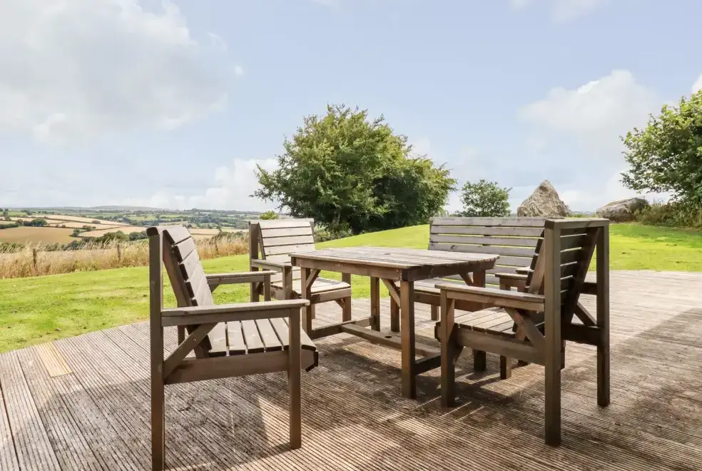Decked area at Horizon View Lodge
