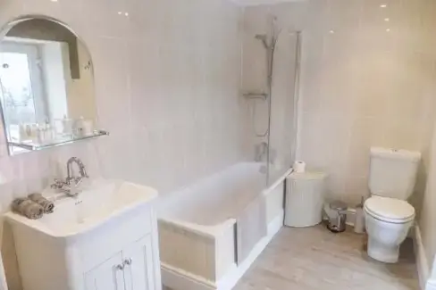 Family bathroom at Horsley Head Holidays, County Durham