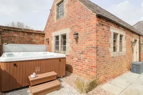 Private Hot Tub at Hunters Lodge at Wildersley Farm, Derbyshire