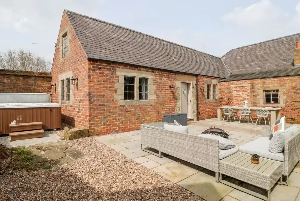 Patio area at Hunters Lodge at Wildersley Farm