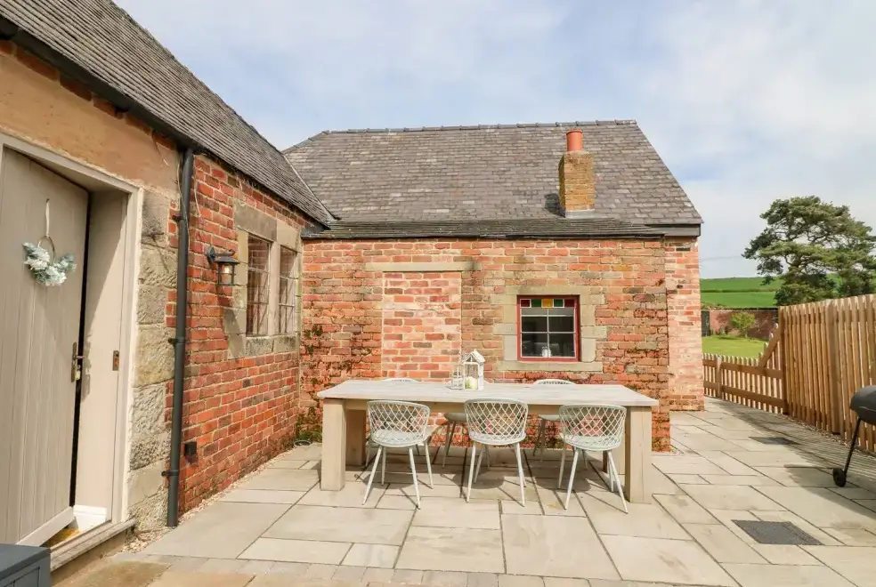 Patio area at Hunters Lodge at Wildersley Farm