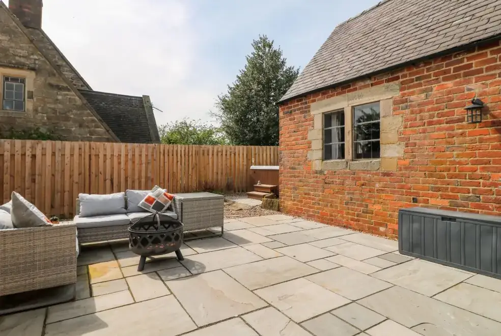 Patio area at Hunters Lodge at Wildersley Farm