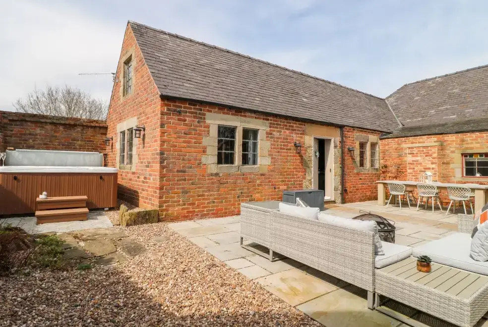Hunters Lodge at Wildersley Farm, from the outside