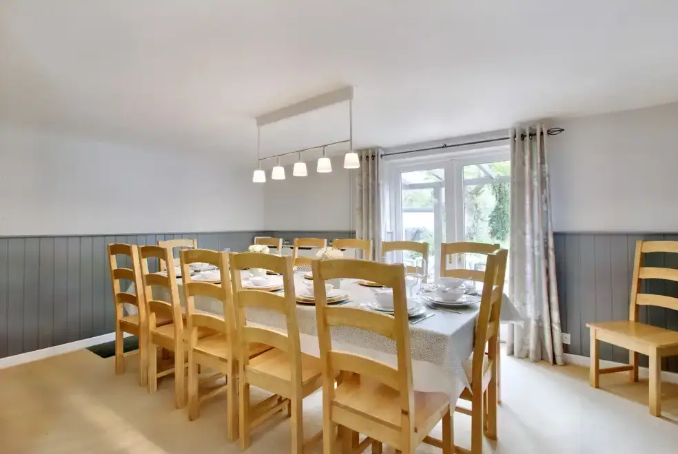 Dining room at Ingleside Family Cottage, Cotswolds