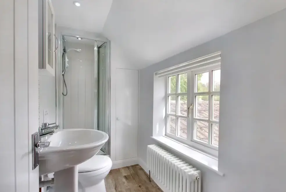 Shower room at Ingleside Family Cottage, Cotswolds