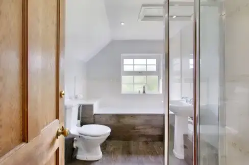 Family bathroom at Ingleside Family Cottage, Cotswolds, Gloucestershire