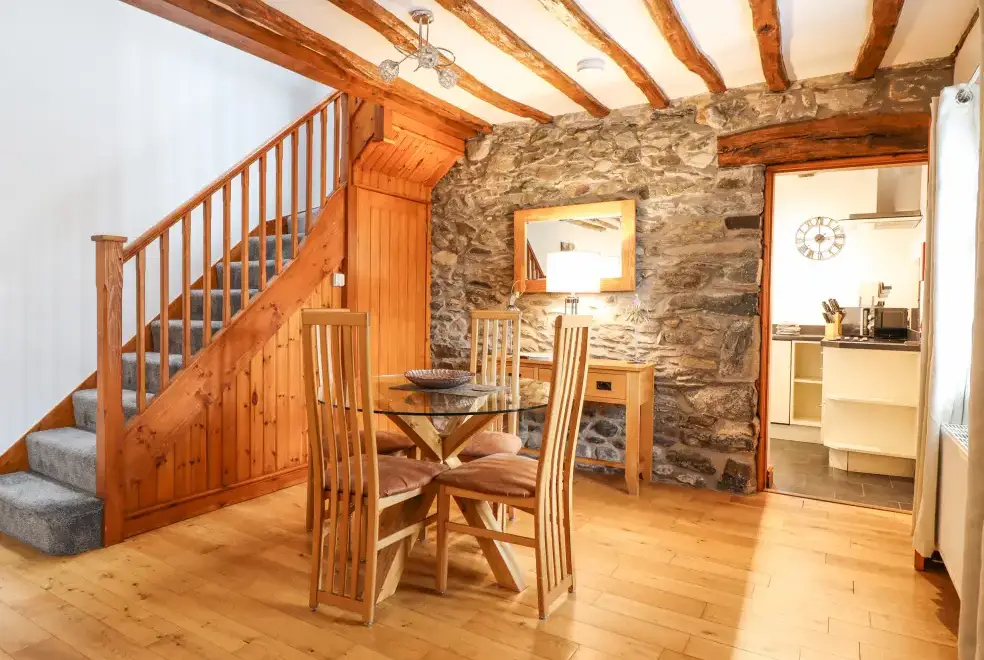 Dining room at Isallt