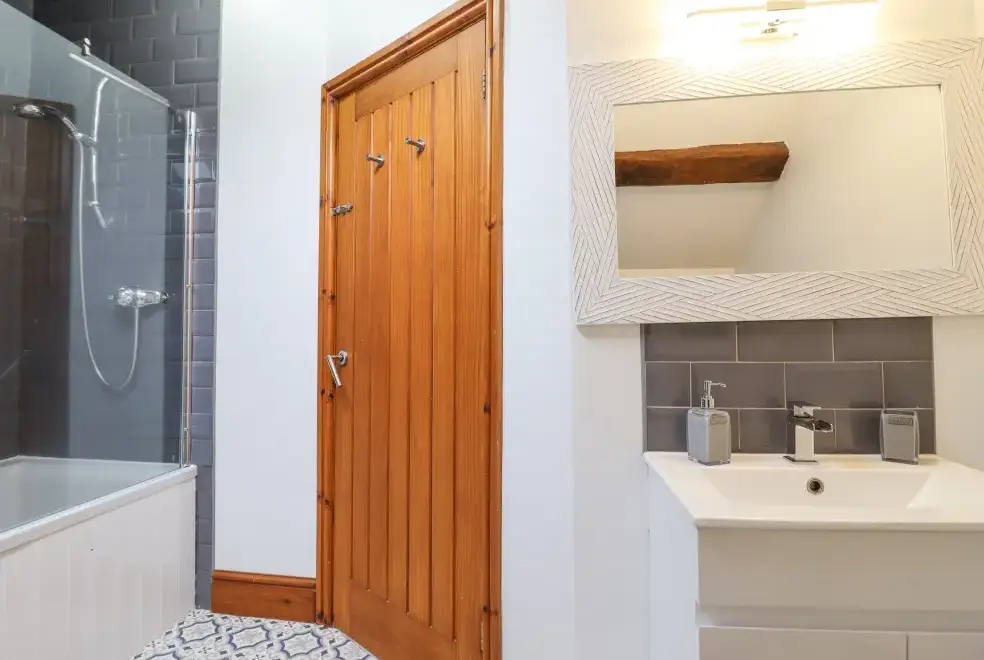 Family bathroom at Isallt