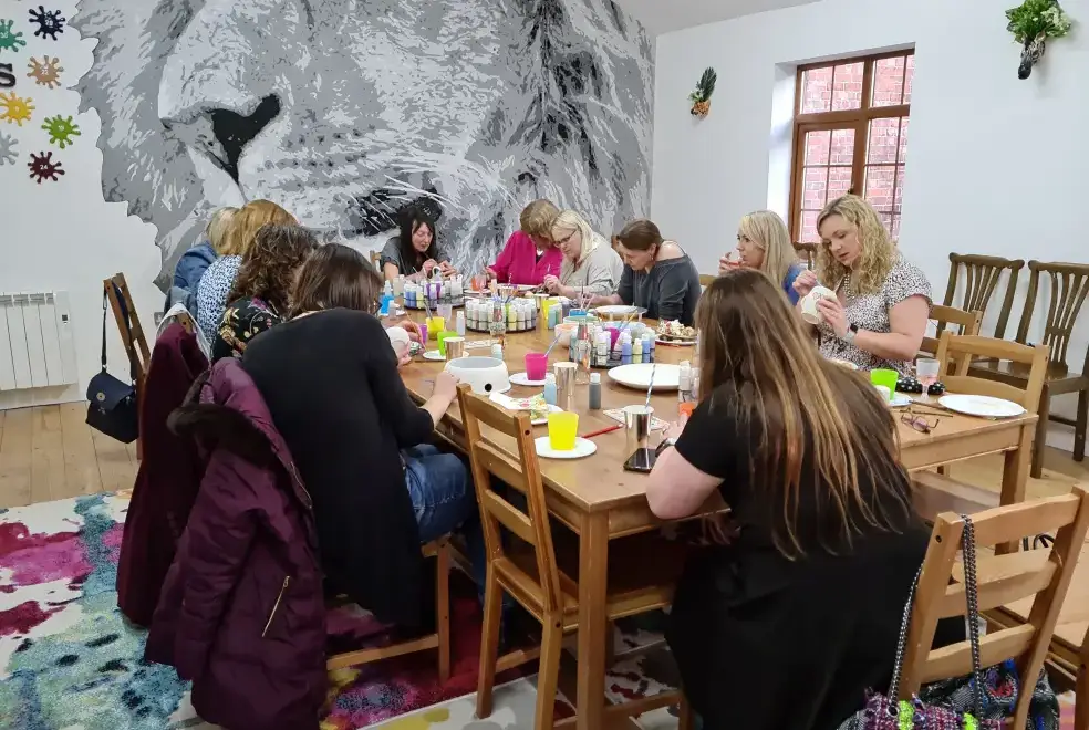 Dining room at James's Parlour with exclusive use of shared Indoor Swimming Pool, Sports Court & Play Area