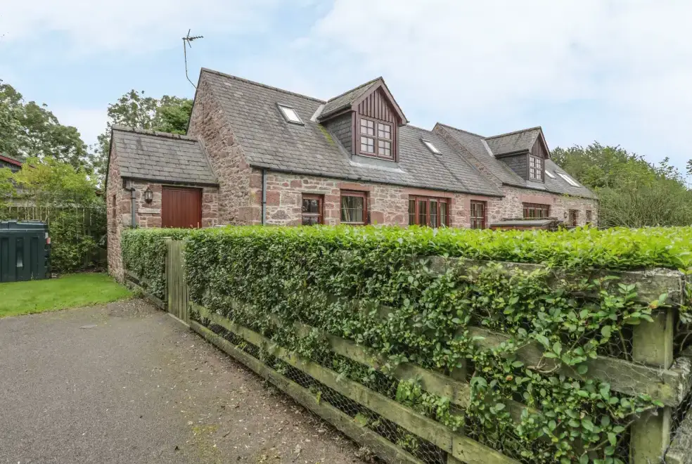 Kamba Cottage, from the outside