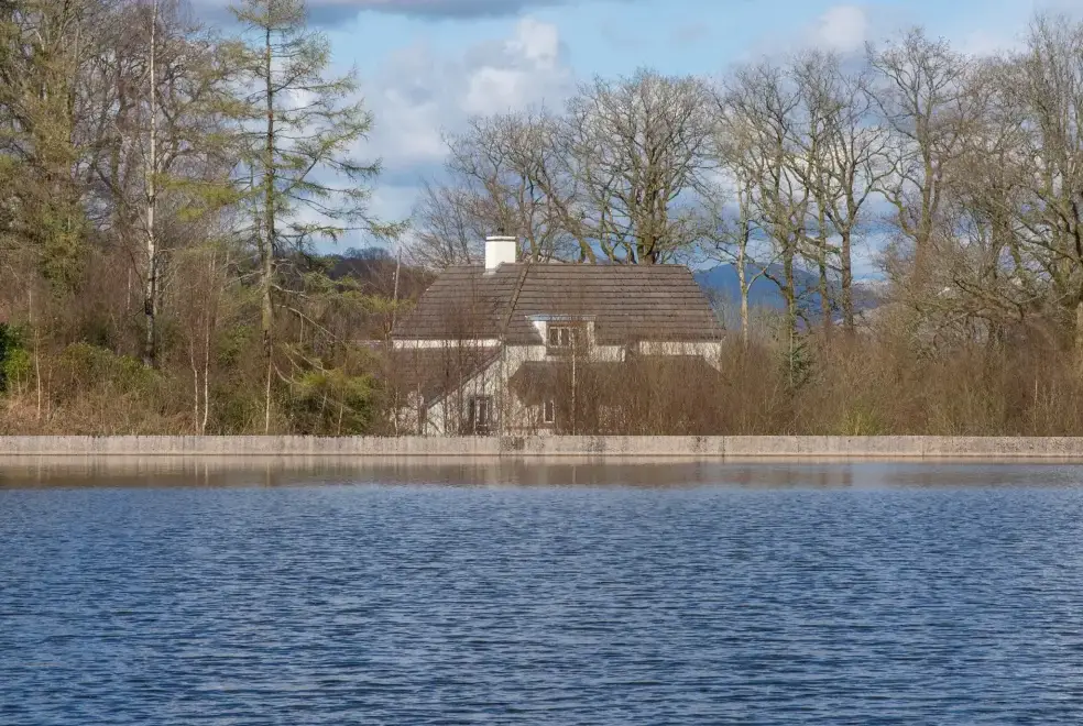 Lake view at Keepers Cottage