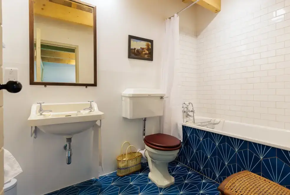 Family bathroom at Kentmere Hall Bank Barn