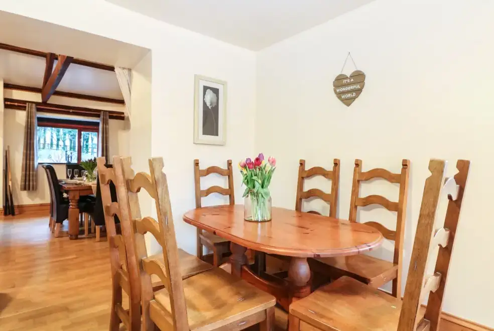 Dining room at Kingfisher Barn