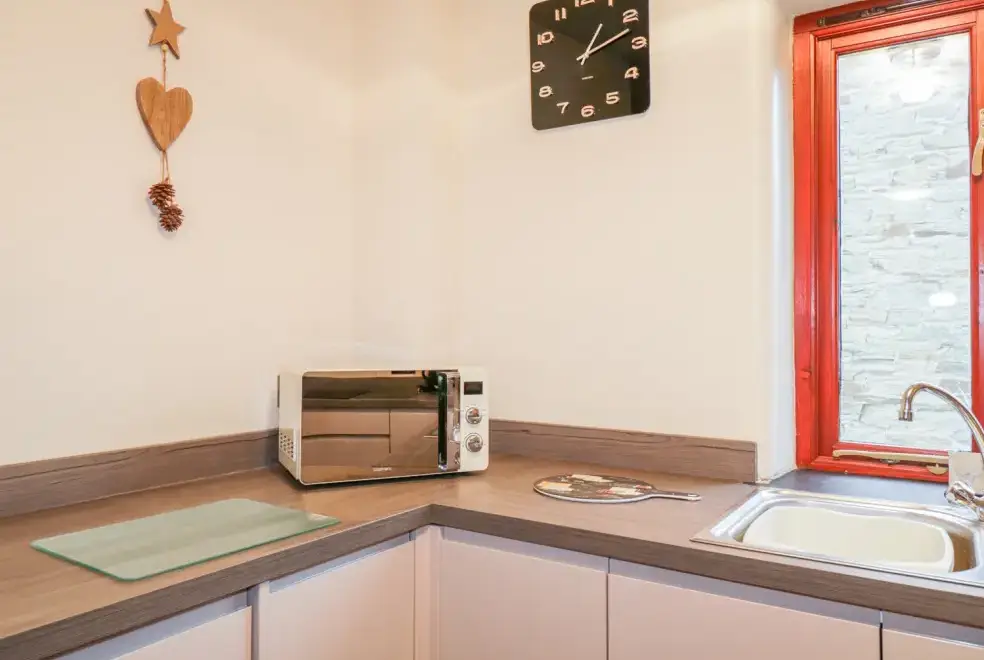 Kitchen/diner at Kingfisher Barn