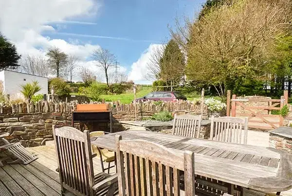 Decked area at Kingfisher Barn