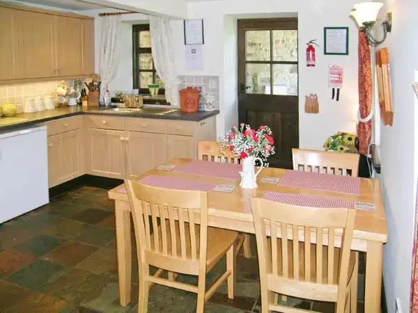 Kitchen/diner at Kitty's Loft Self-catering Cottage, Godshill, South Coast 