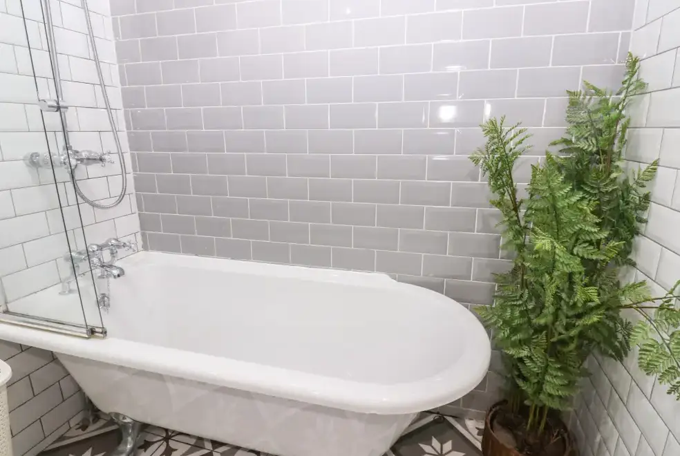 Family bathroom at Knights Corner Stanhope Castle