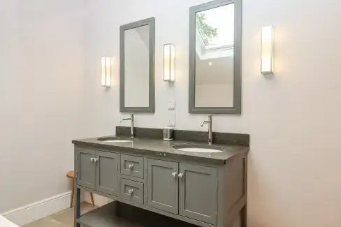 Family bathroom at Knowle House, Devon