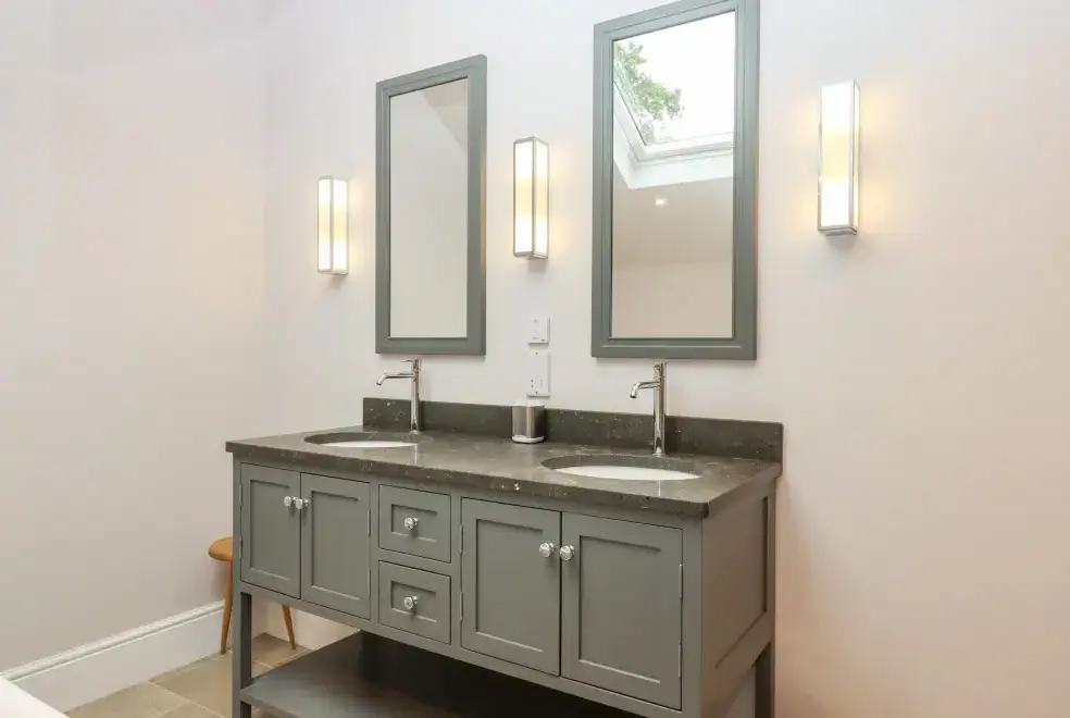 Family bathroom at Knowle House