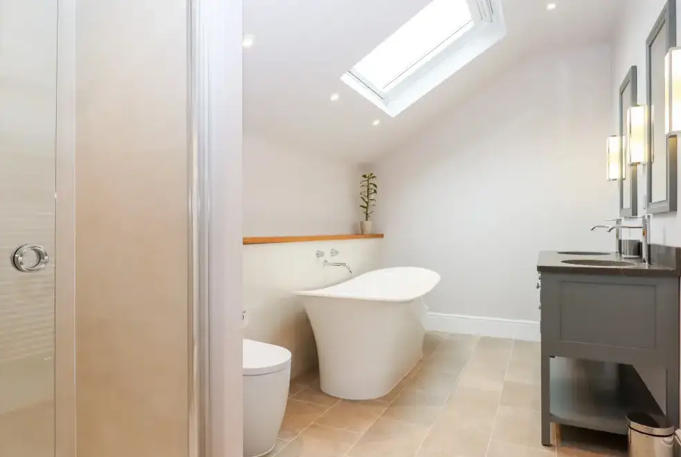 Ensuite bathroom at Knowle House