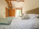 Bedroom at Lake Farm Cottage - thumbnail photo