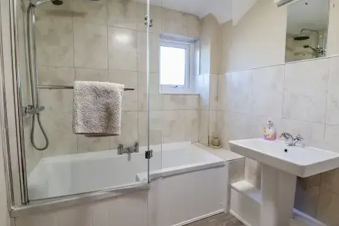 Family bathroom at Lake View House, Cheshire