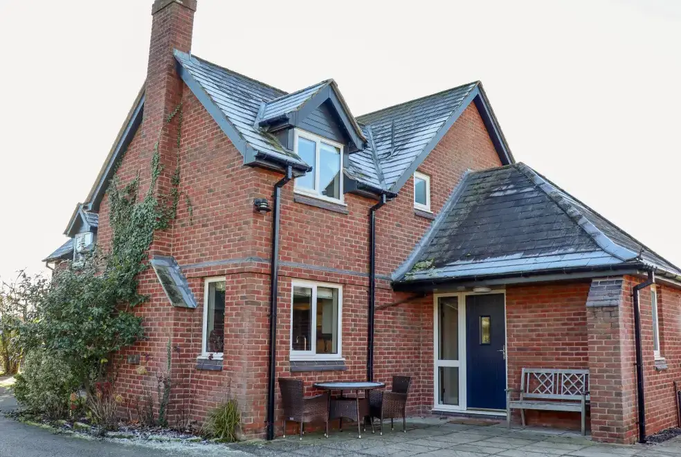 Lake View House, from the outside