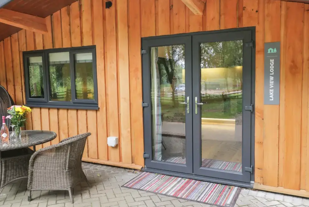 Lake View Lodge, from the outside