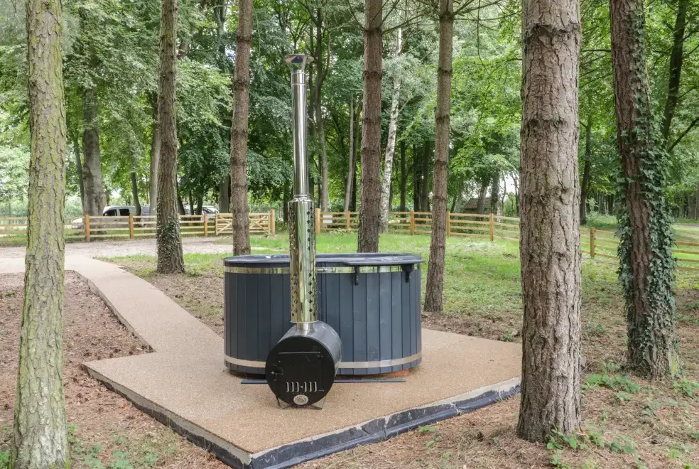 Shared Hot Tub at Lake View Lodge
